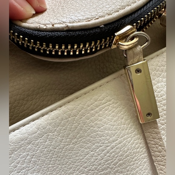 Guess cross body 3 tone purse - Picture 12 of 16